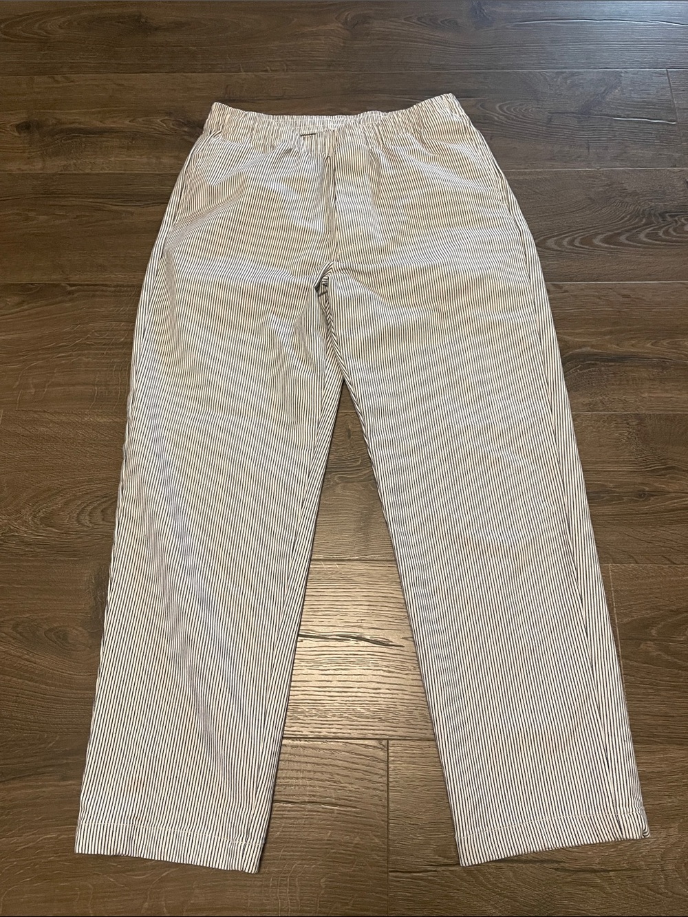 Men's Uniqlo Elastic-Waist Pants White & Navy Seersucker Print, Size Medium